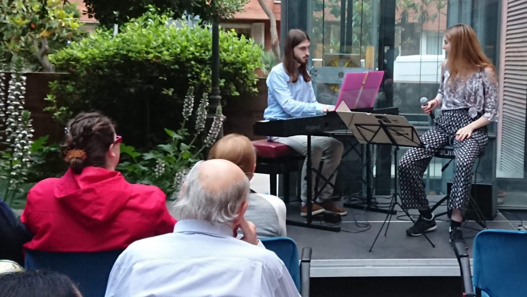 Sara Coll Duet